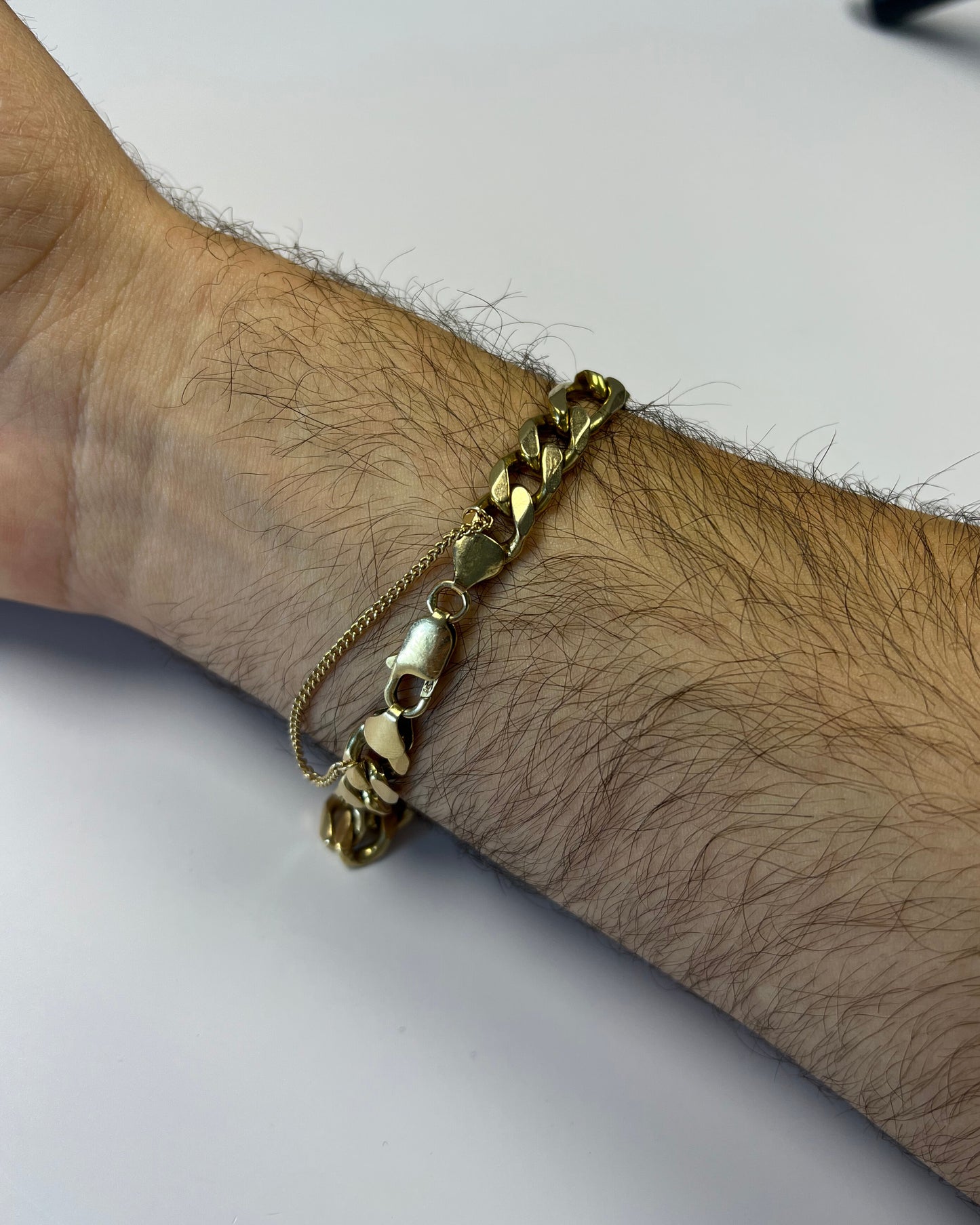 24cm Solid Figaro Bracelet in 9ct Yellow Gold