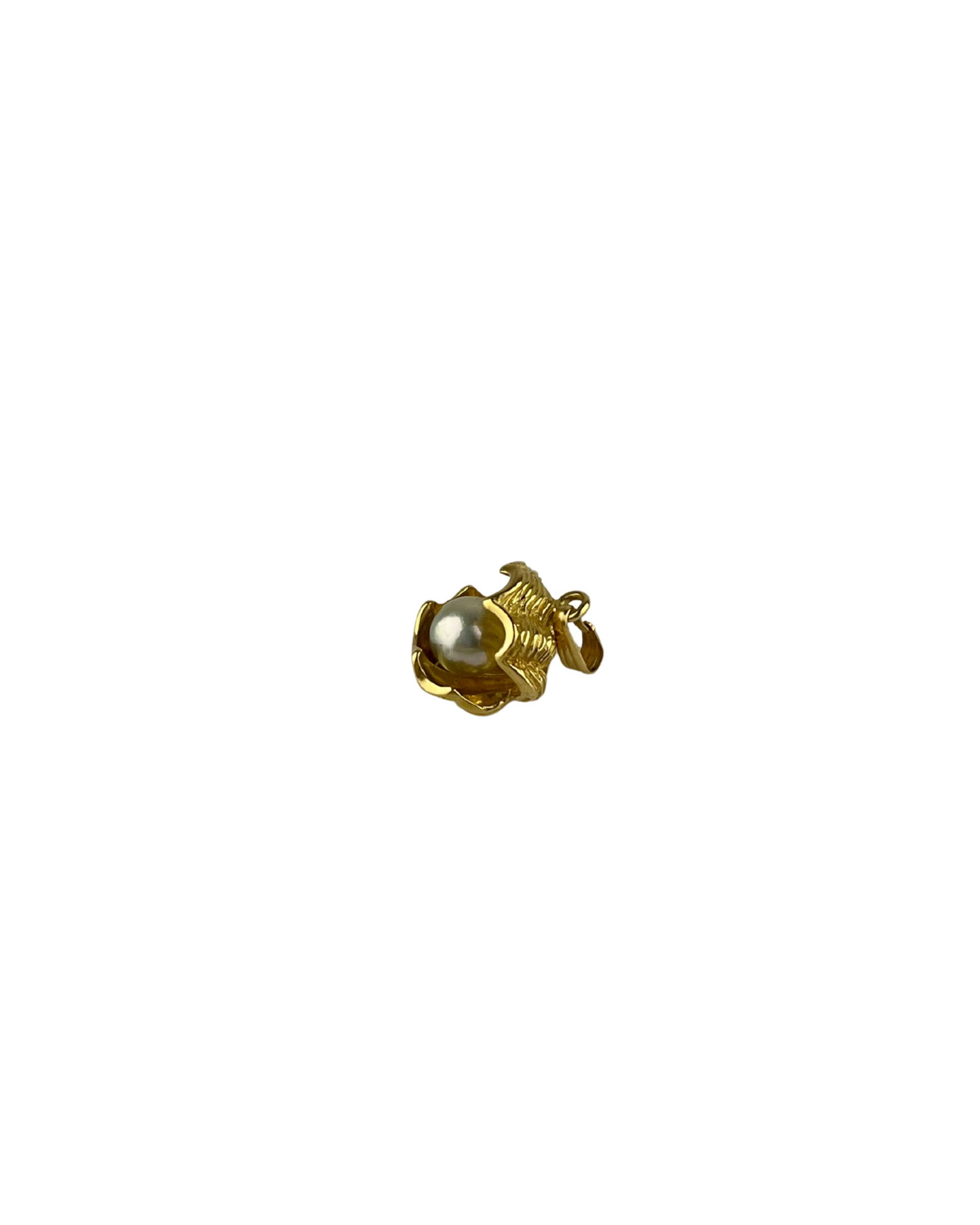 Clam Pendant with Pearl in 9ct Yellow Gold