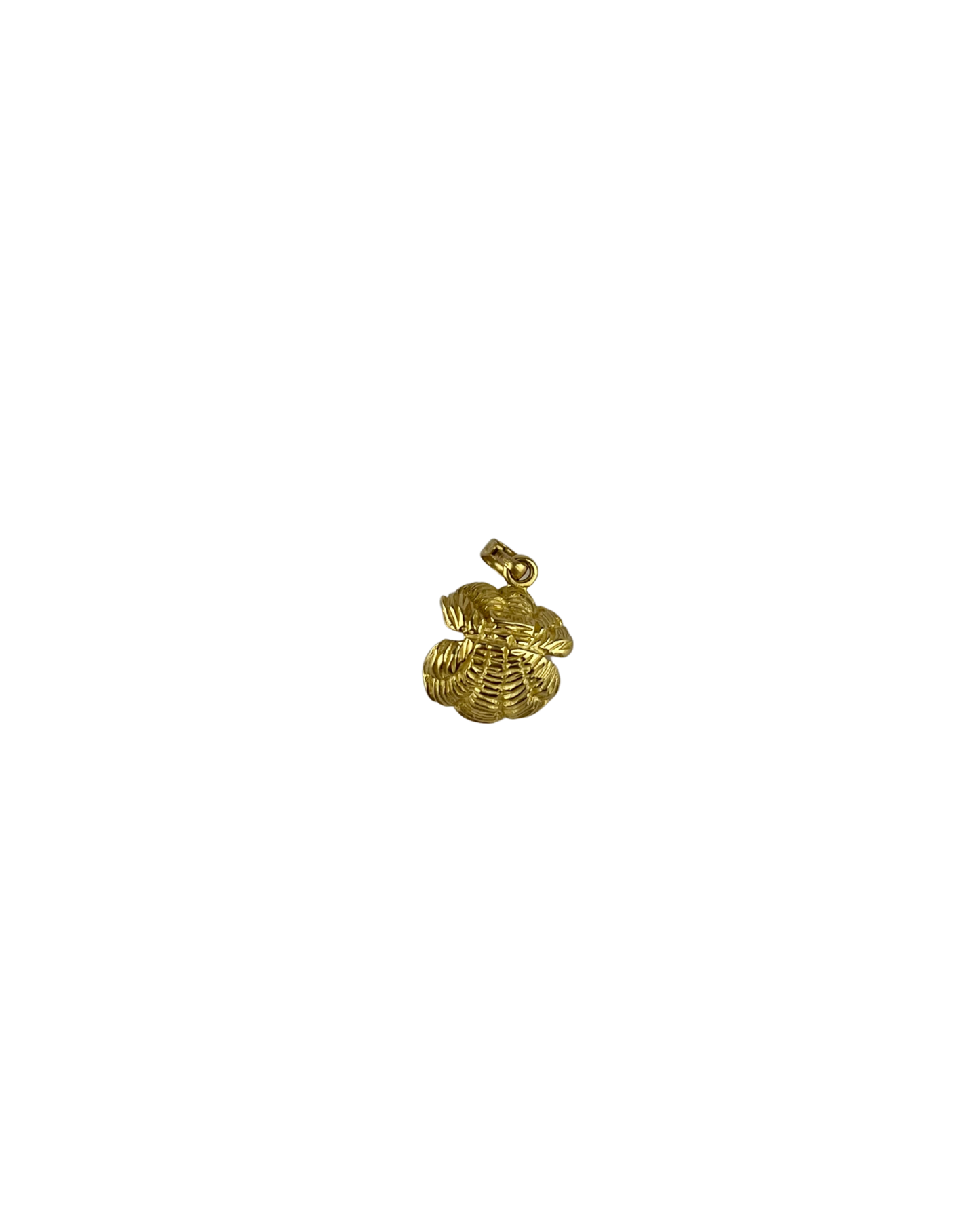 Clam Pendant with Pearl in 9ct Yellow Gold